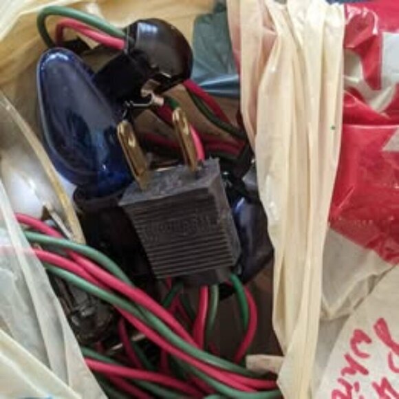 2 strings of Vintage Christmas lights - Picture 2 of 3